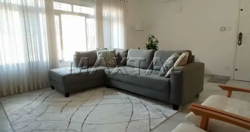 Sobrado à venda, com 206 m², 03 dormitórios, varanda e 02 vagas, no bosque da sáude.