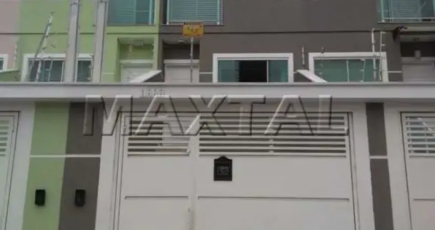 Sobrado à venda com 3 dormitórios, sala e 2 vagas, na vila nivi.