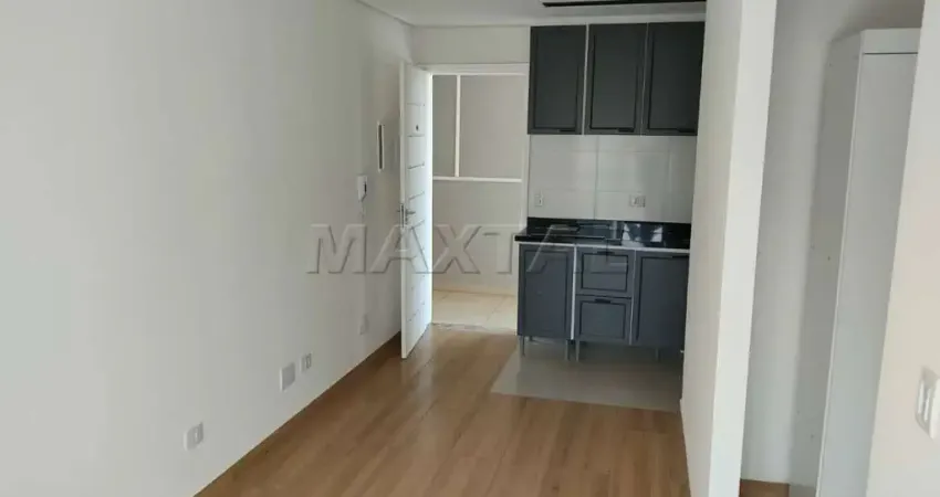 Studio semi mobiliado para locação, de 24,01m¹ piso laminado e porcelanato, em santana.