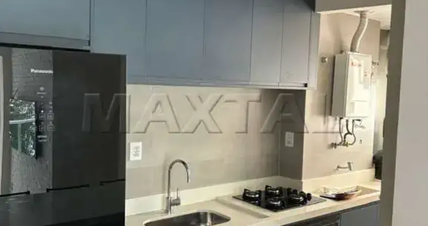 Apartamento disponível para venda ou locação, de 54 m², com sacada, 2 dormitórios e 1 vaga, na lapa.