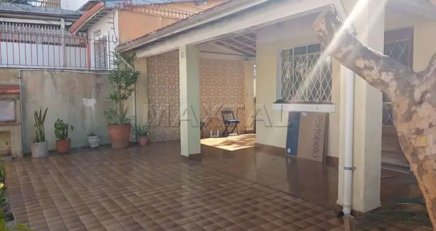 Casa à venda com 250m², 4 quartos, 3 banheiros e 3 vagas de garagem, jardim colégio.
