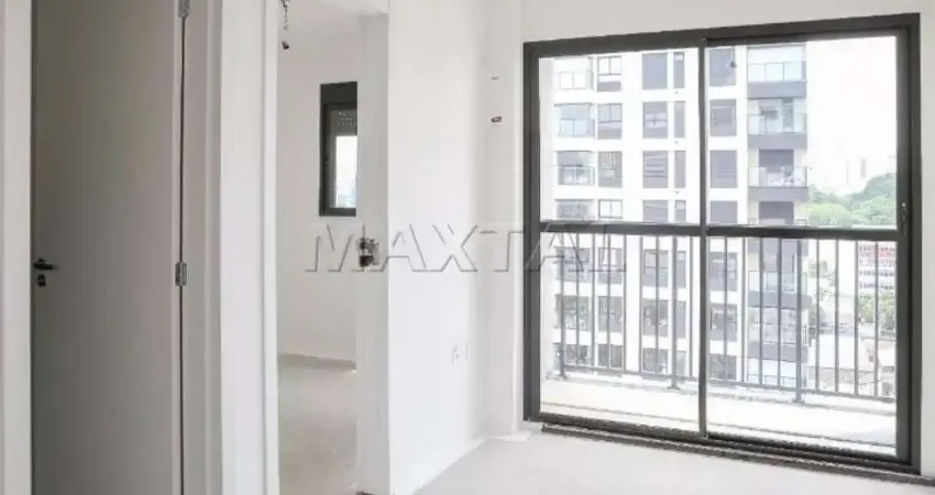 Apartamento à venda de 40 m², com sacada, 02 dormitórios, no bairro água branca.