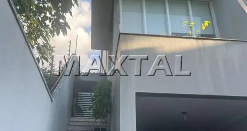 Sobrado na região da vila pedra branca com 210m², 4 quartos, 3 suítes, 5 banheiros e 3 vagas.