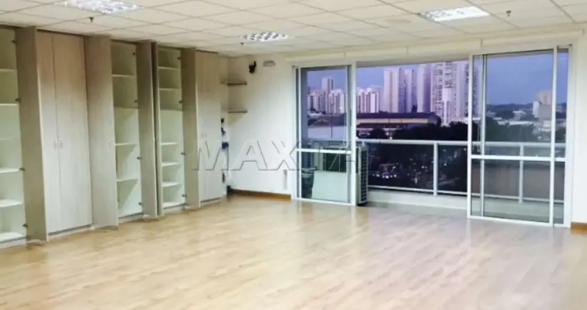 Sala comercial de 61 m², com sacada, disponível para venda, na vila leopoldina.