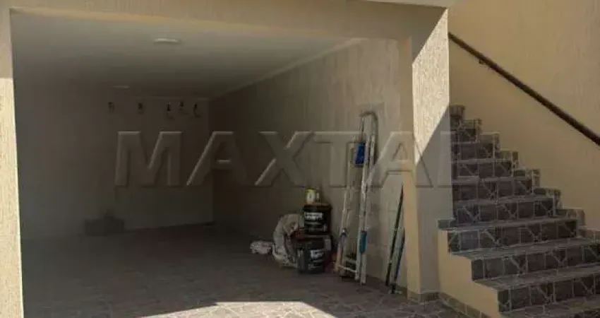 Sobrado à venda de 3 dormitórios, 4 banheiros e 3 vagas, na vila isolina mazzei.