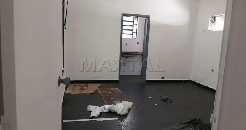 Galpão comercial para locação de 330m², dois banheiros no parque são domingos.