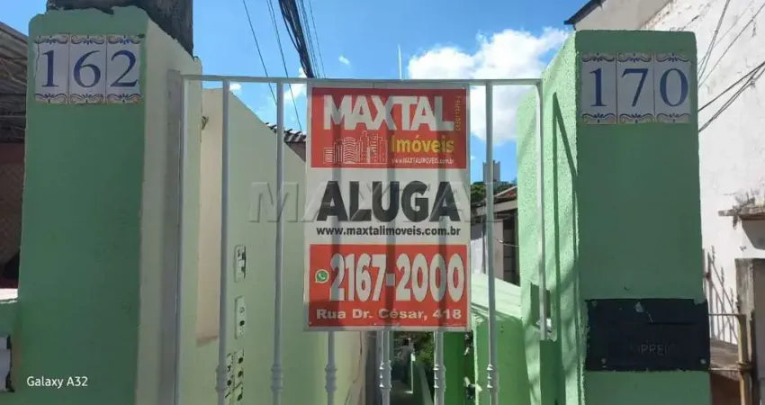 Casa de vila de 45m² com 02 dormitório, sala e área de serviço, na vila gustavo.