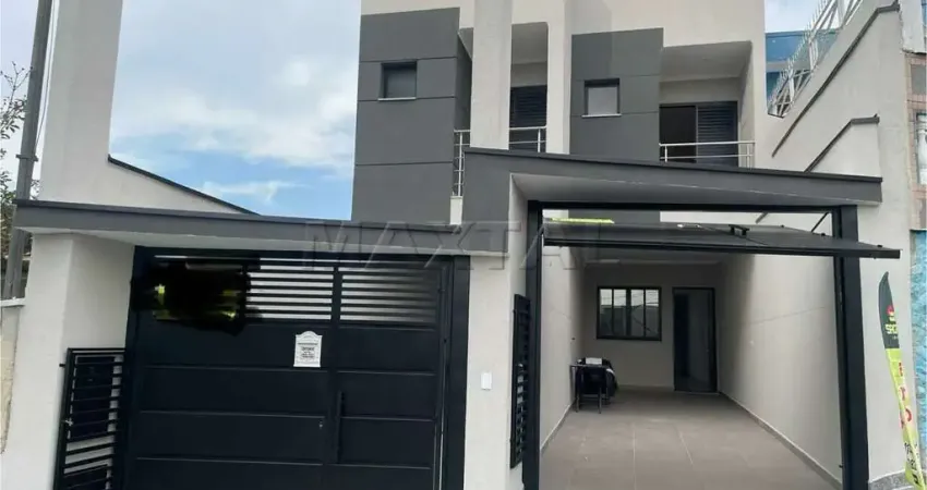 Sobrado à venda, 100m², 3 quartos, 1 suíte, 3 salas, 3 banheiros e 2 vagas.