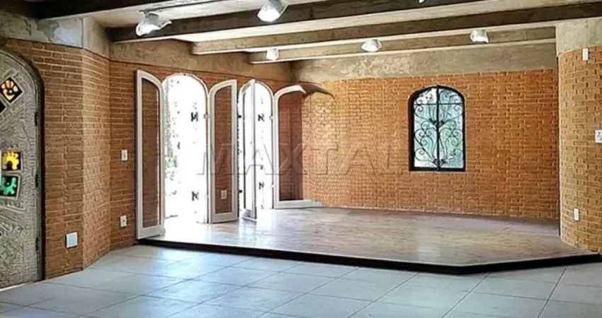 Casa de Alto Padrão para Locação , 430m² com 3 quartos, 3 suítes, 5 banheiros, 5 vagas no Tremembé.