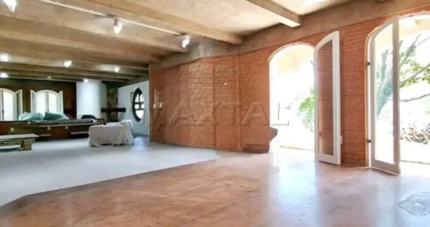 Casa de alto padrão, de 430m² com 3 suítes, 5 banheiros, 5 vagas no tremembé.