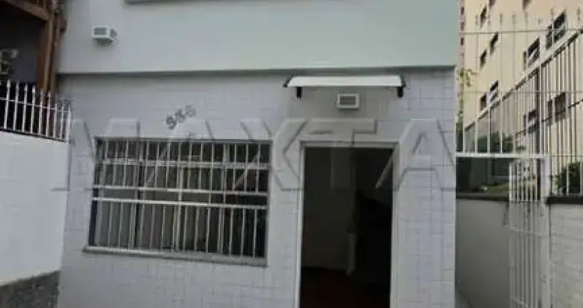 Sobrado para Locação 130M² com 2 dormitorios, 2 banheiros, sala ampla, 2 vagas de garagens