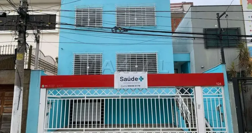 Casa Comercial, com excelente localização, com 229m², 3 recepções 11 salas, 6 banheiros e 4 vagas.