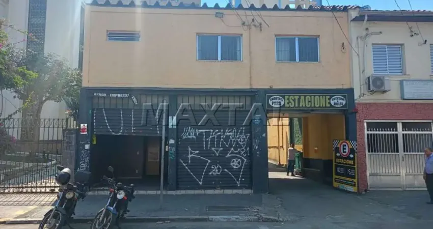 Loja comercial para locação de 110m², em Santana, com três salas. Próximo ao metrô e comércios.