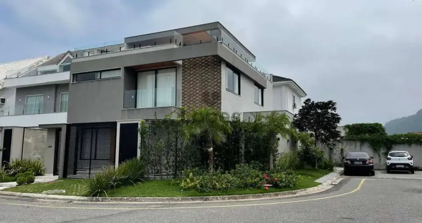 Casa em condomínio fechado com 4 quartos à venda na Rua Desembargador Wellington Jones Paiva, Vargem Pequena, Rio de Janeiro