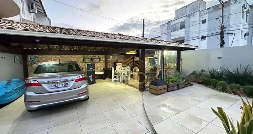 Casa Geminada 03 dormitórios, com suíte no bairro Ipiranga em São José