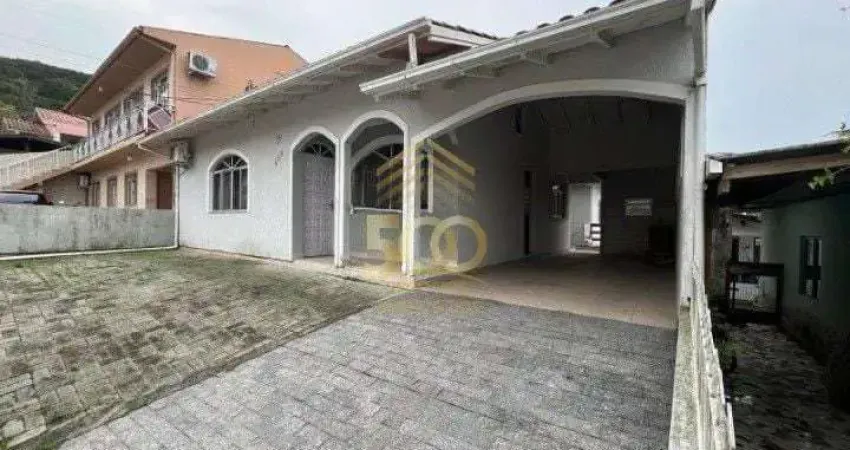 Residencial › casa com 4 dormitório(s) sendo 1 suíte(s) no bairro roçado - - são josé - sc