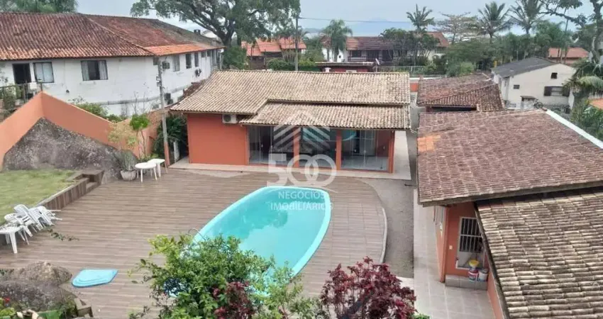 Residencial › casa com 6 dormitório(s) sendo 3 suíte(s) no bairro cachoeira do bom jesus - - florianópolis - sc