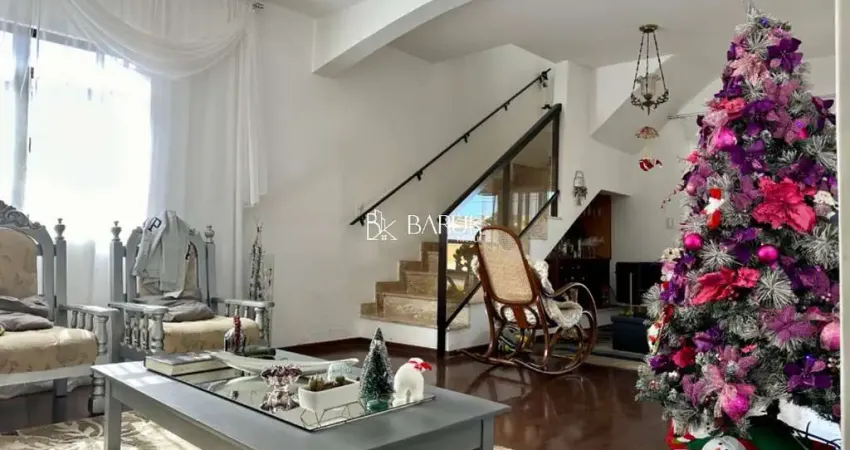 Casa cond. são lucas, 6 quartos, 1 suíte, 3 salas, 3 banheiros, 2 vagas de garagem, 230m². agende sua visita