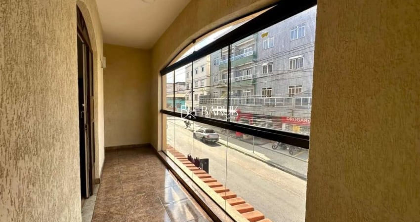 Casa no Progresso 4 Quartos, 2 Suítes, Sala com varanda , 4 Banheiros, 3 Vagas, 308m²!