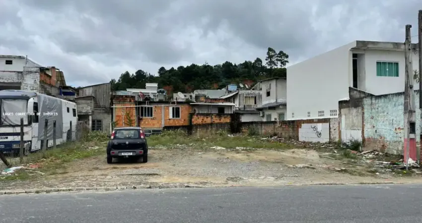 Terreno com mais de 625 metros quadrados em Balneário Camboriú
