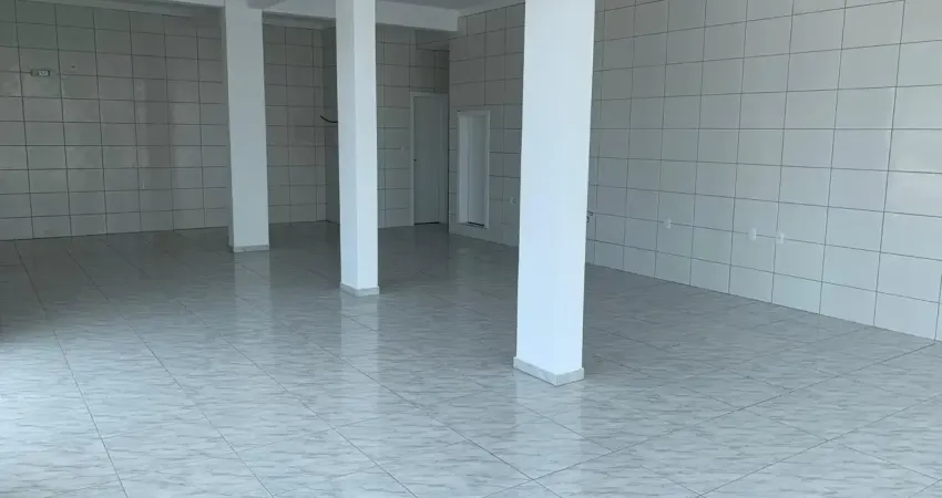 Ampla sala comercial no bairro das nações, próxima a centros de saúde, escolas, ginásios e ao batalhão da polícia militar.