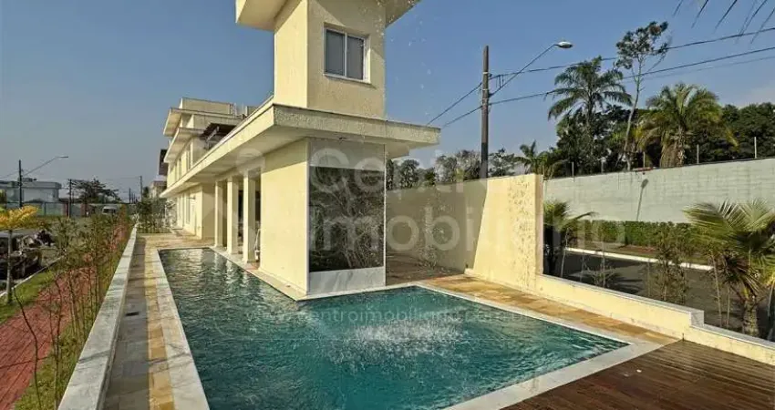 Casa à venda com piscina e 4 quartos em peruíbe, no bairro residencial flora rica