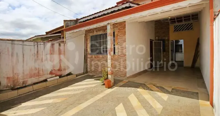 Casa à venda com 3 quartos em peruíbe, no bairro jardim peruibe