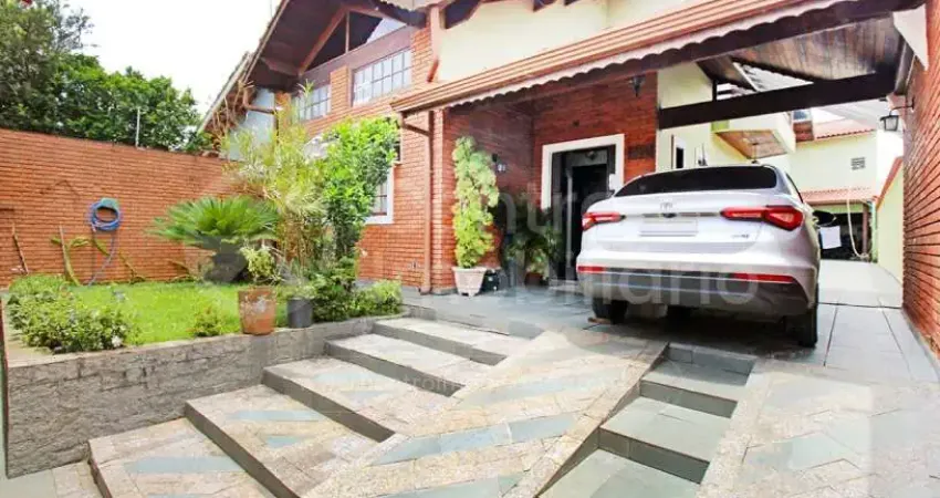 CASA à venda com 5 quartos em Peruíbe, no bairro Centro