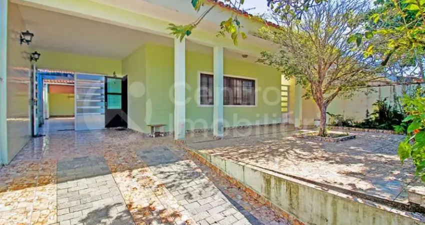 Casa à venda com 3 quartos em peruíbe, no bairro balneario sao joao batista