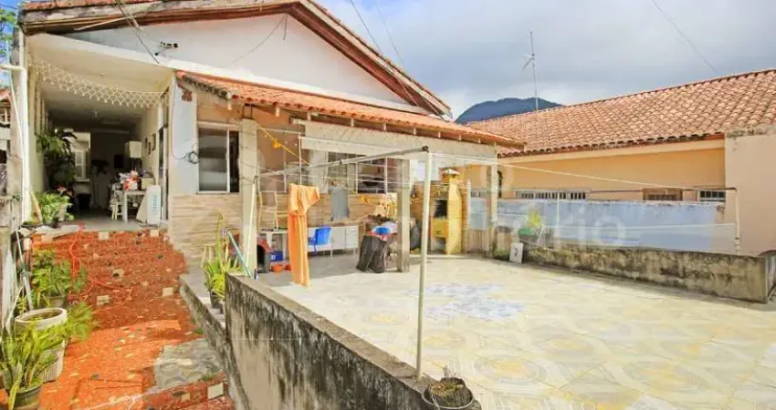 Casa com 2 quartos à venda no Centro, Peruíbe 