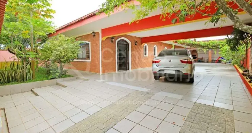 CASA à venda com 5 quartos em Peruíbe, no bairro Balneario Barra de Jangada