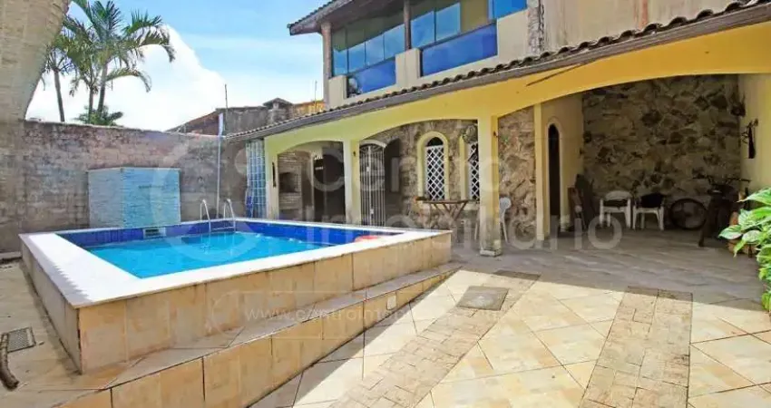 CASA à venda com piscina e 4 quartos em Peruíbe, no bairro Jardim Três Marias