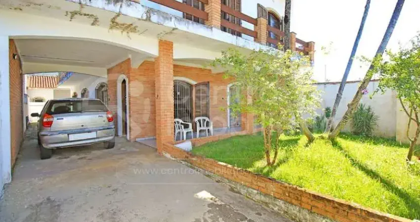 CASA à venda com 4 quartos em Peruíbe, no bairro Centro