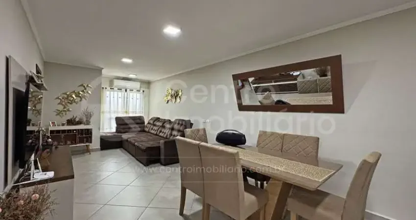 APARTAMENTO à venda com 3 quartos (3 suítes) em Peruíbe, no bairro Centro