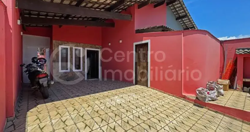 Casa à venda com piscina e 3 quartos em peruíbe, no bairro balneario sambura