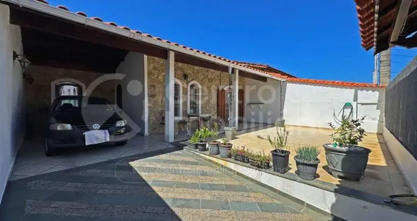 CASA à venda com 3 quartos em Peruíbe, no bairro Balneario Sambura