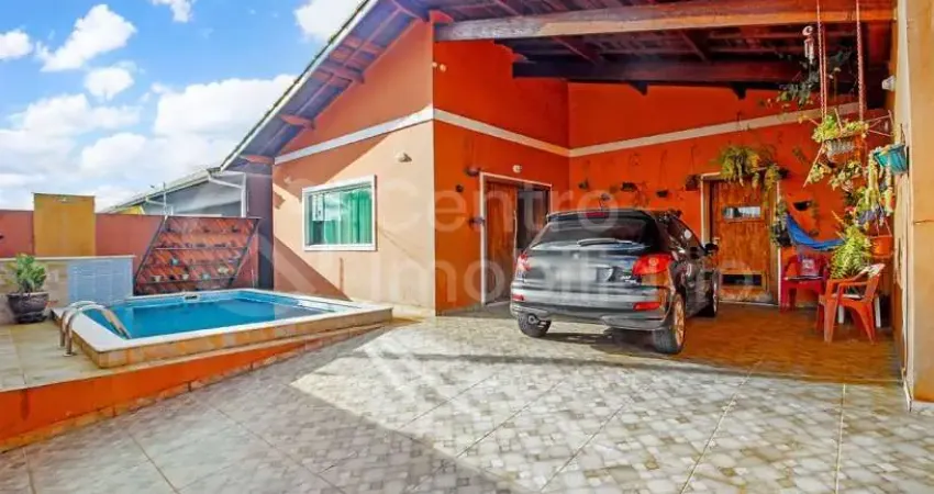 Casa à venda com piscina e 3 quartos em peruíbe, no bairro balneario florida