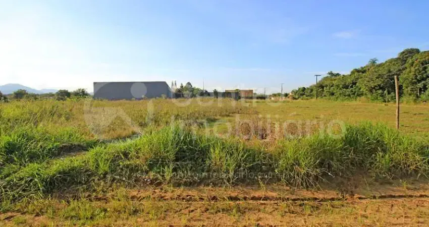 TERRENO à venda em Peruíbe, no bairro Jardim Veneza