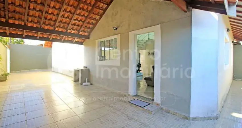 CASA à venda com 3 quartos em Peruíbe, no bairro Balneario Sao Joao Batista