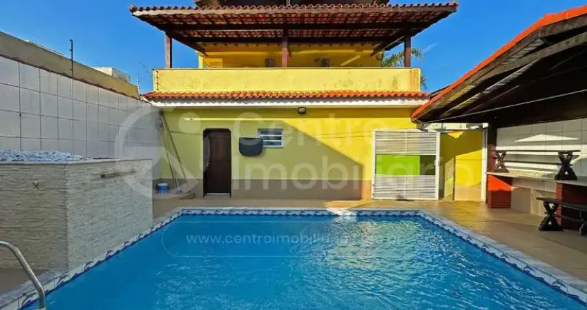Casa à venda com piscina e 4 quartos em peruíbe, no bairro maria h novaes