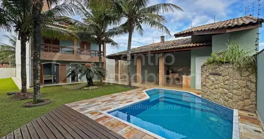Casa à venda com piscina e 6 quartos em peruíbe, no bairro maria h novaes