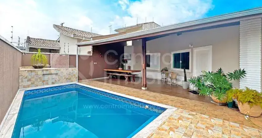 Casa à venda com piscina e 3 quartos em peruíbe, no bairro balneario sambura