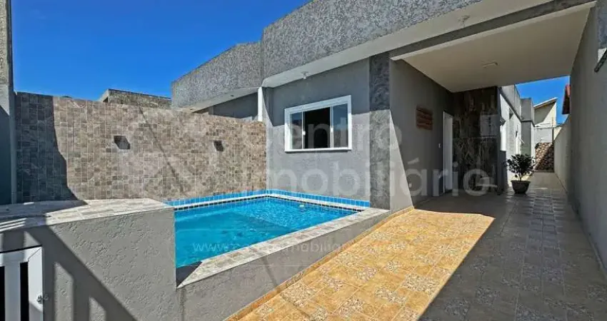 Casa à venda com piscina e 2 quartos em peruíbe, no bairro flora rica