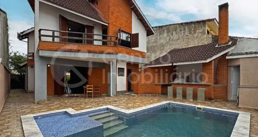 Casa à venda com piscina e 3 quartos em peruíbe, no bairro cidade nova peruíbe