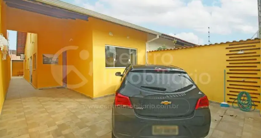 Casa à venda com piscina e 2 quartos em peruíbe, no bairro cidade nova peruíbe