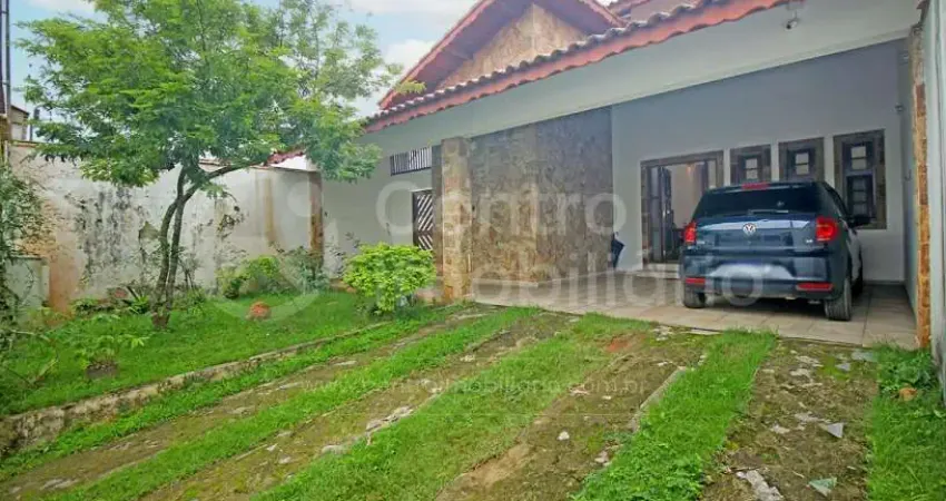 Casa com 3 quartos à venda no Centro, Peruíbe