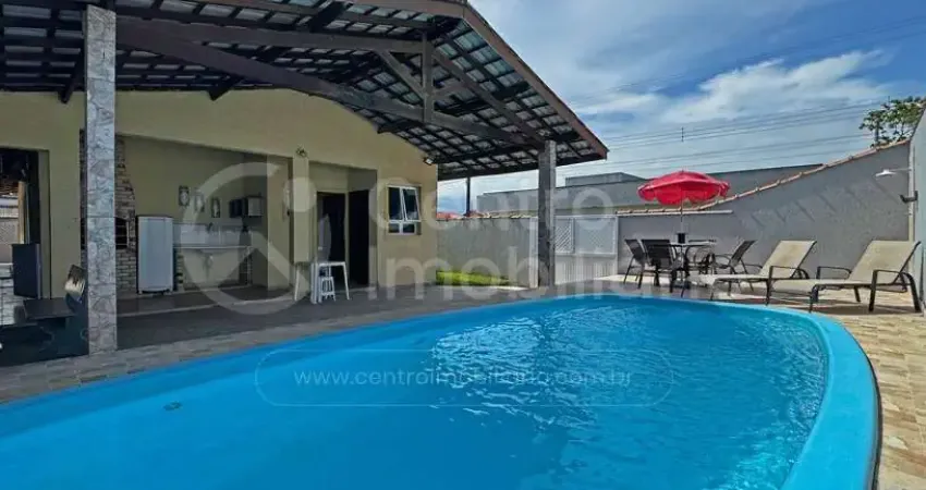 CASA à venda com 3 quartos em Peruíbe, no bairro Jardim Sao Luiz