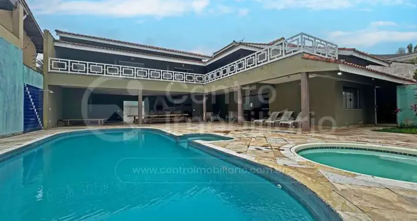 Casa à venda com piscina e 6 quartos em peruíbe, no bairro jardim três marias