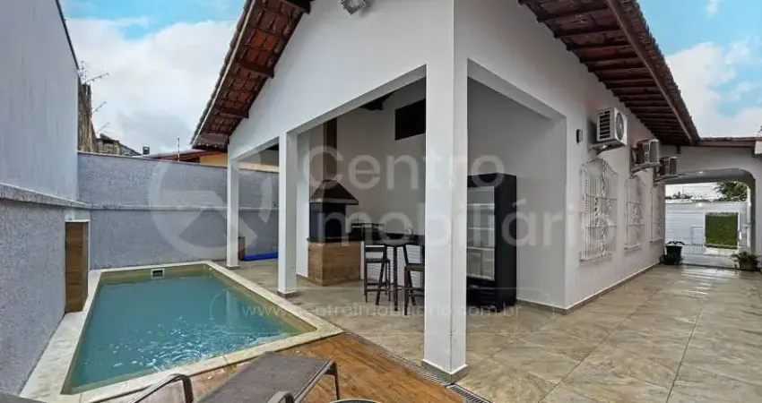 Casa à venda com piscina e 3 quartos em peruíbe, no bairro balneario sao joao batista