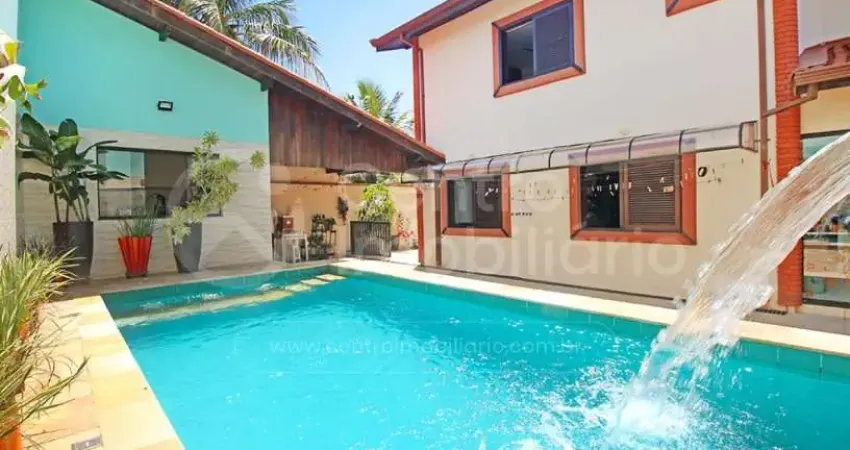 Casa à venda com piscina e 4 quartos em peruíbe, no bairro estancia sao jose
